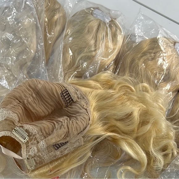 12” Blonde U-Part Wig - Picture 1 of 1